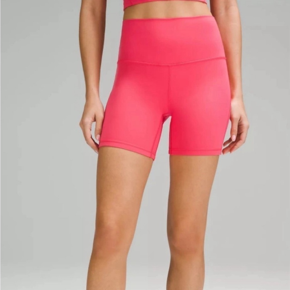 lululemon Align High-Rise Short 6"
Colour Glaze Pink Sz 4